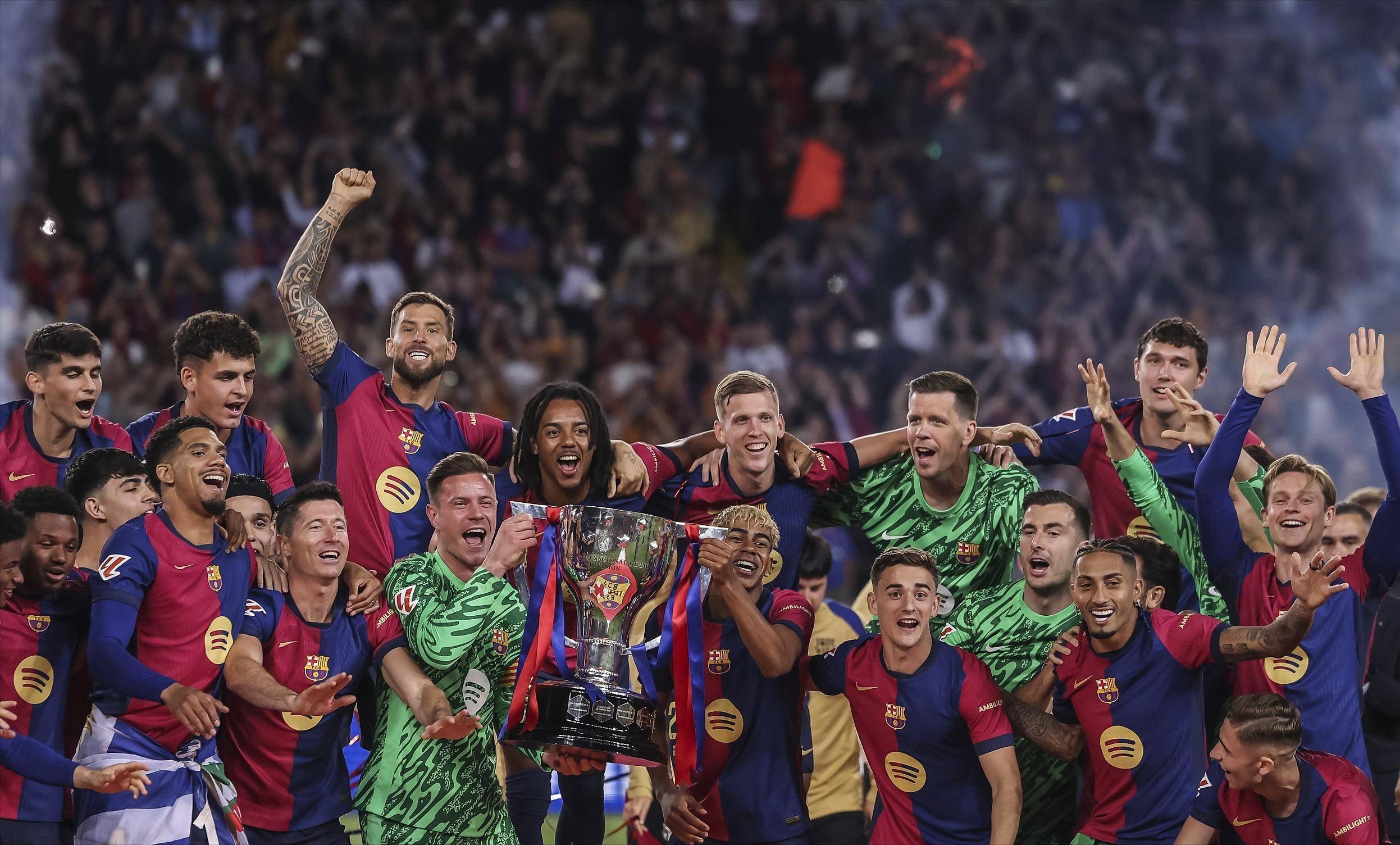 克里斯替补登场仅一分钟，就为我们扳平了比分！（克里斯替补一分钟建功，助球队扳平比分！）