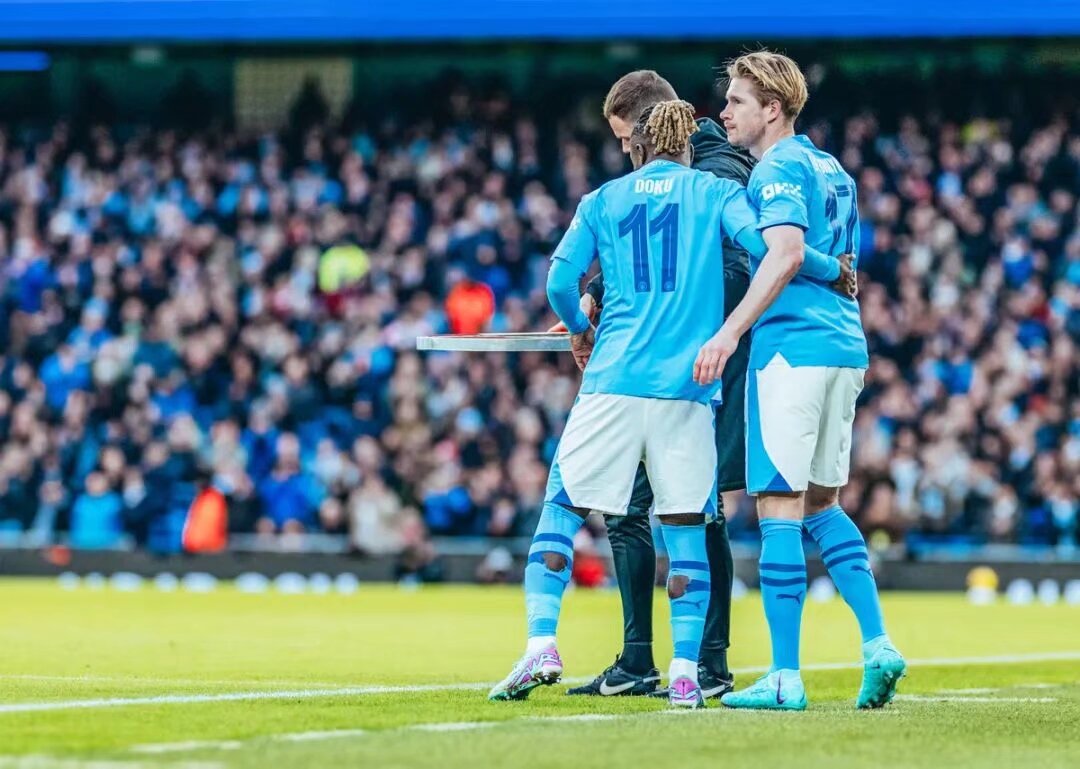 这次后撤步太干净了（这一记后撤步干净利落）