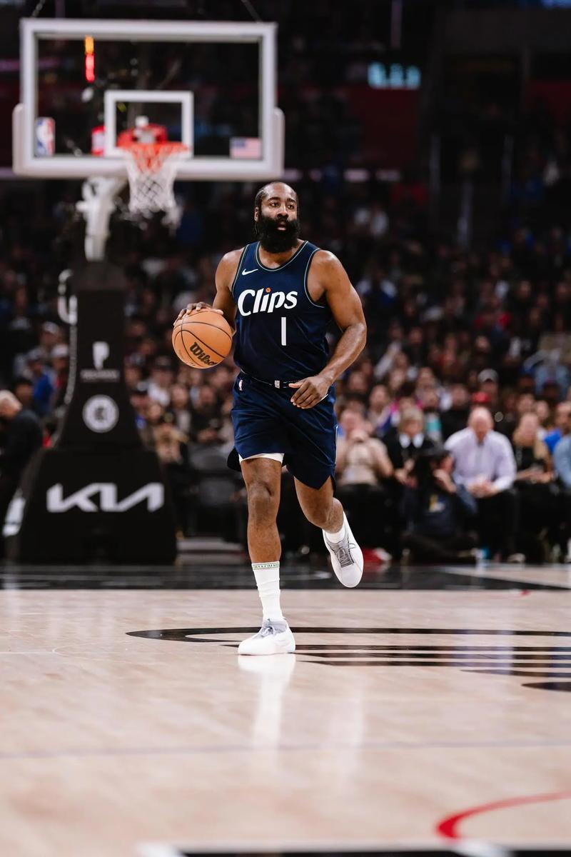 2025环足奖15人名单：登贝莱、亚马尔领衔，巴黎6人入围（2025环足奖15人候选出炉：登贝莱、亚马尔领衔，巴黎6人在列）