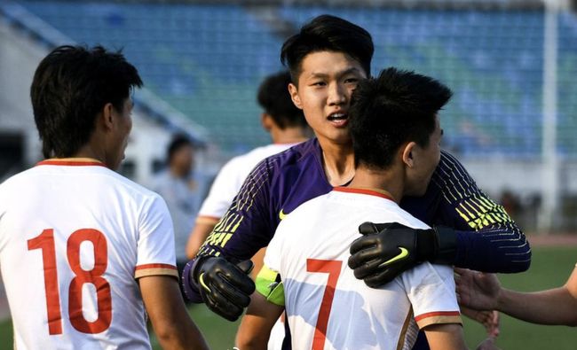 东契奇和里夫斯成1971年来湖人首对同砍35+的后场组合（东契奇与里夫斯缔造纪录：湖人自1971年以来首对后场同砍35+）