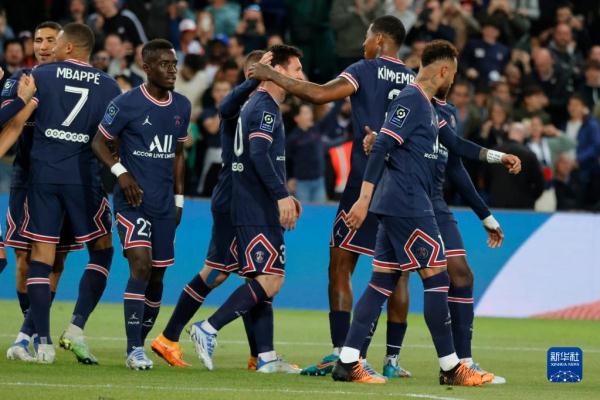 TA：皇马寻求引进后卫和中场；他们愿听取对罗德里戈的报价（TA：皇马计划补强后防与中场，并愿意听取罗德里戈的转会报价）