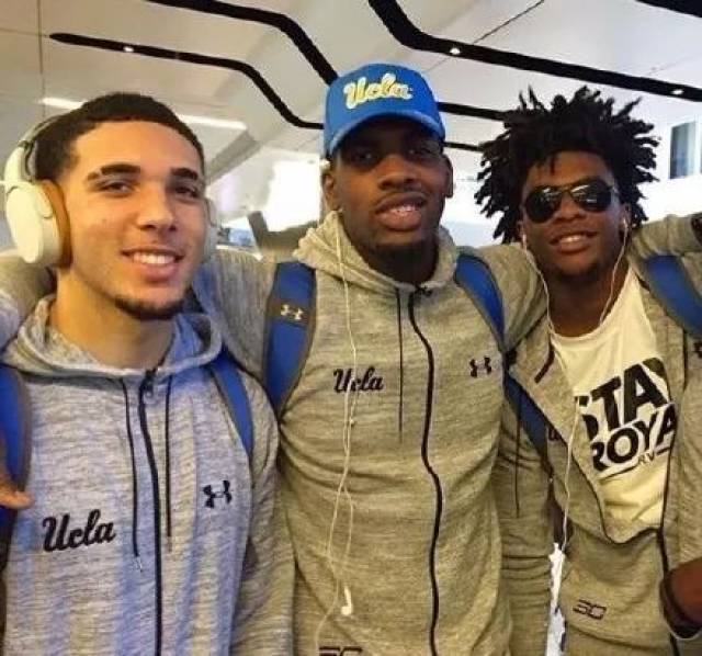 火箭哈登末节爆发连得15分（哈登末节连拿15分火箭强势反扑）