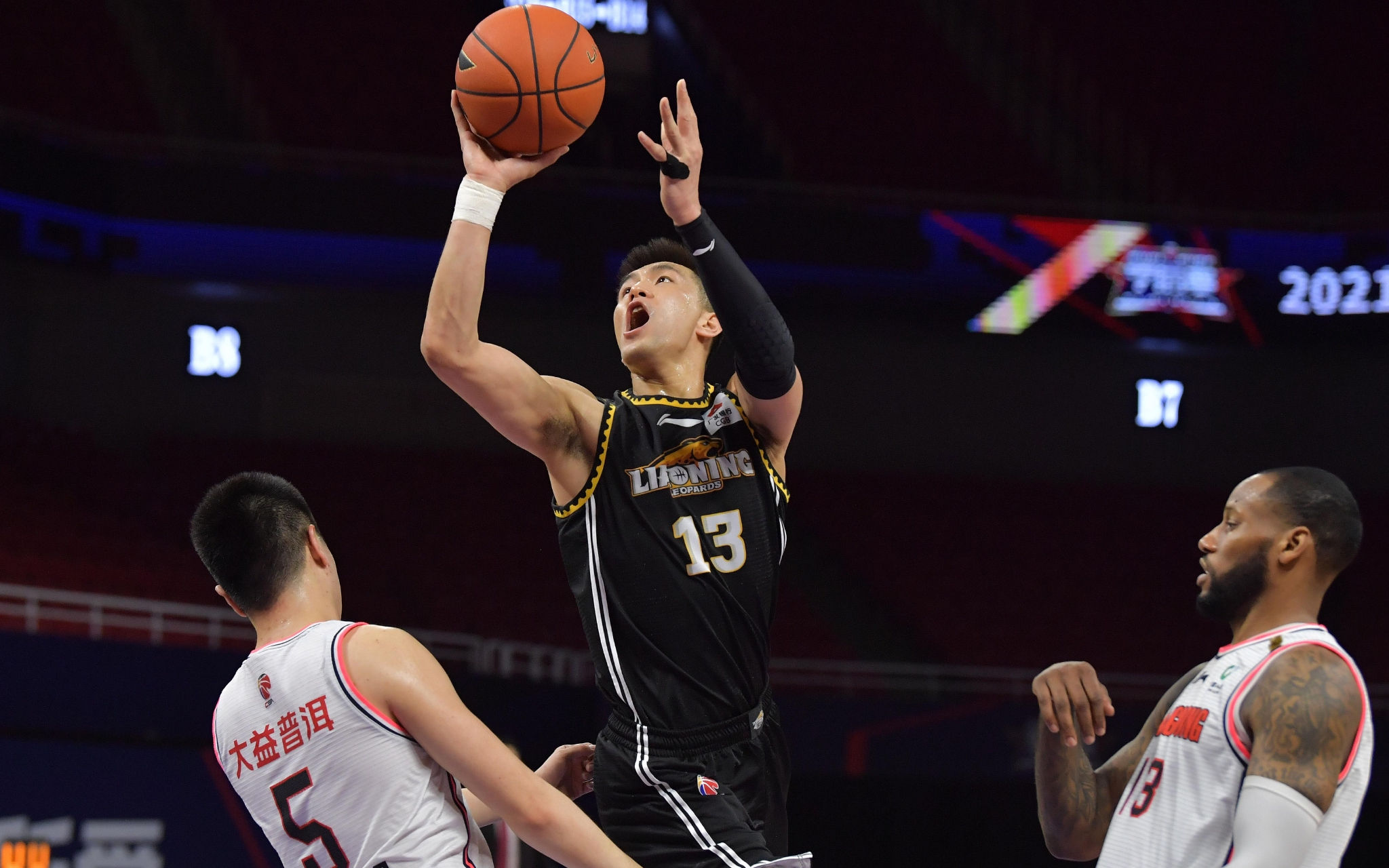 东体：莱昂纳多正进行恢复训练，加布里埃尔也尚未参加合练（东体：莱昂纳多处于康复期训练，加布里埃尔暂未回归合练）