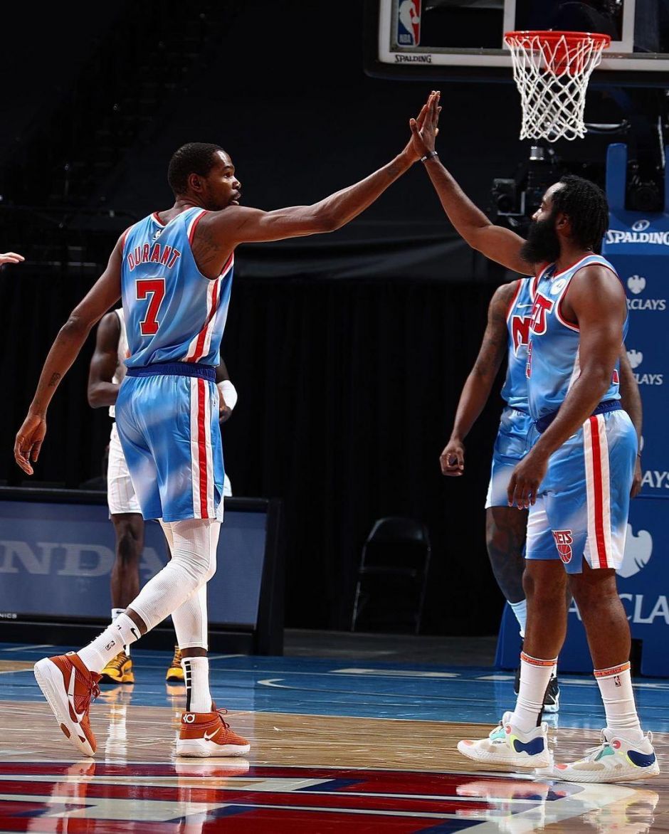 兰德尔半场10中5轰19+5，里德替补拿到14分（兰德尔半场10投5中砍下19分5篮板，里德替补贡献14分）