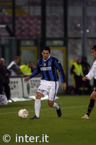 Tsygankov的后期支撑领先让赫罗纳超越皇家社会并走出降级区（Tsygankov终场前打入制胜球，助赫罗纳力压皇家社会脱离降级区）